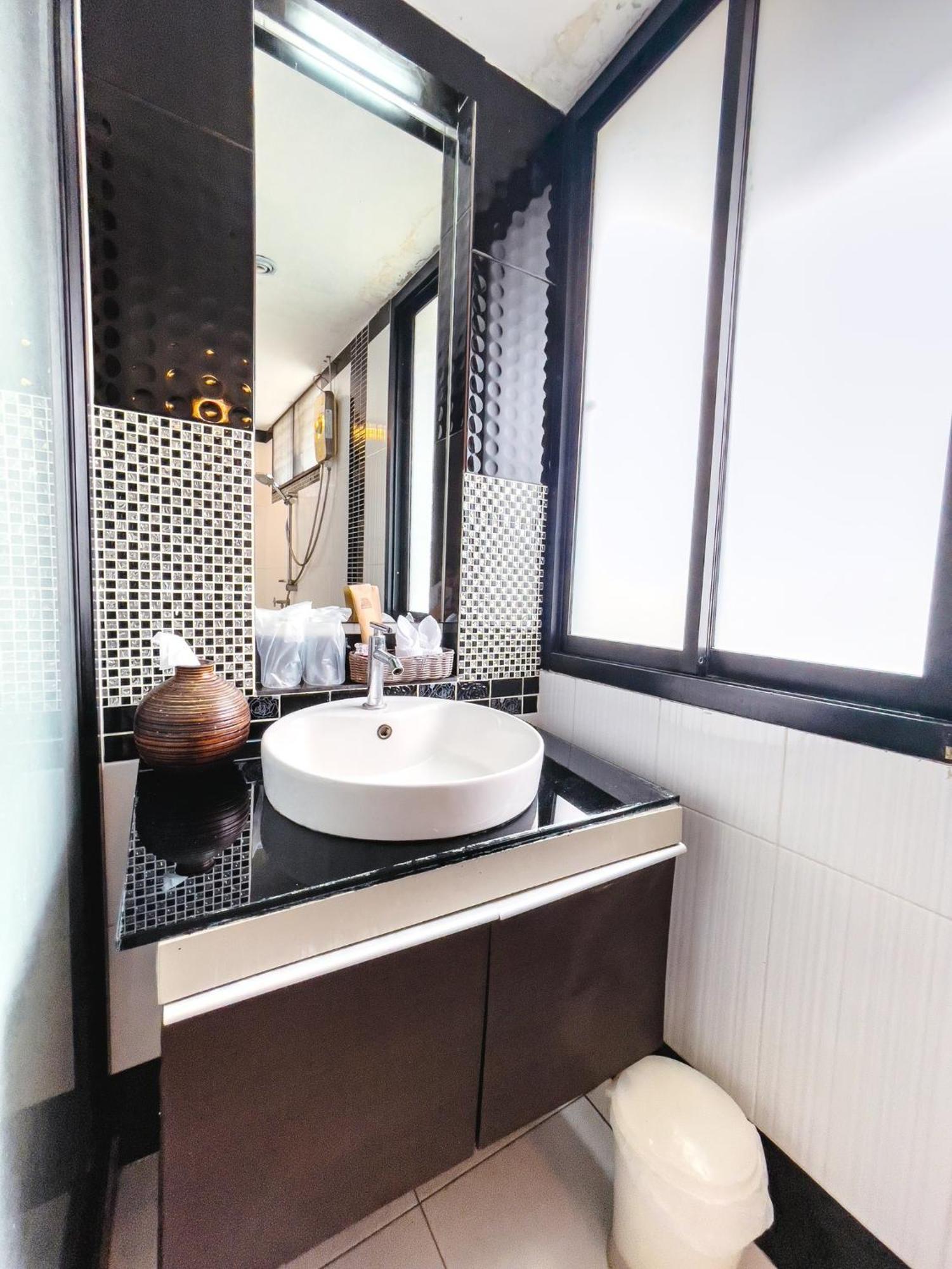 Baik Suite Bangkok Zewnętrze zdjęcie